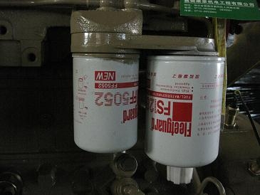 康明斯機(jī)油濾清器，帶油水分離閥